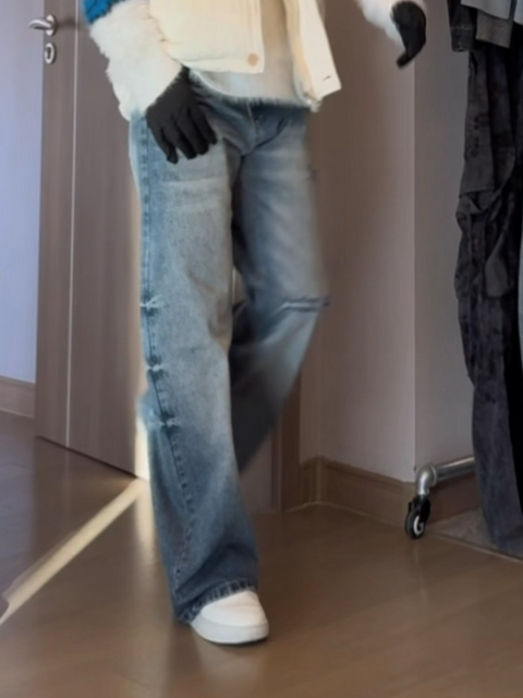 DISTRESSED STRAIGHT-LEG RELAXED JEANS TT047