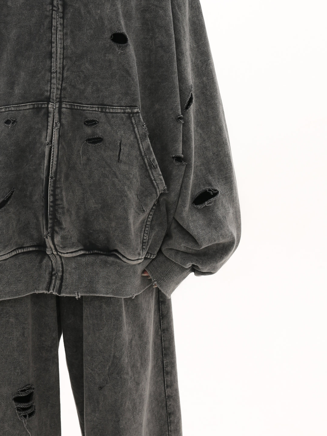 [GIBBYCNA] Damage Zipper Hoodie & Wide-leg Damage Sweatpants st2036